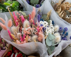 5 formas de personalizar un ramo de flores para hacerlo único