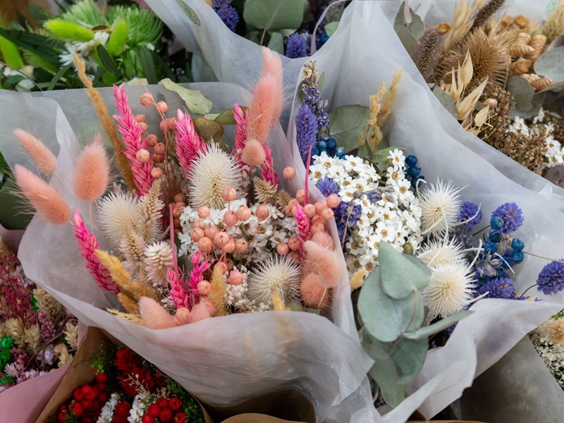 5 formas de personalizar un ramo de flores para hacerlo único