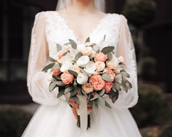 ¿Cuáles son las tendencias en ramos de flores para novia para este verano?