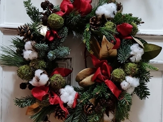 ¡Talleres de coronas y centros navideños!