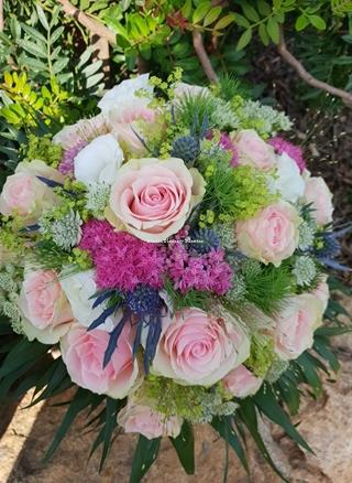 Bouquet primaveral novia - Imagen 1