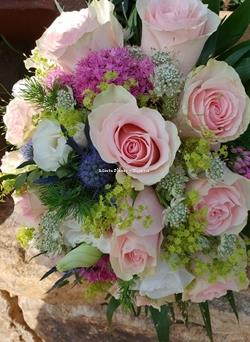 Bouquet primaveral novia - Imagen 2