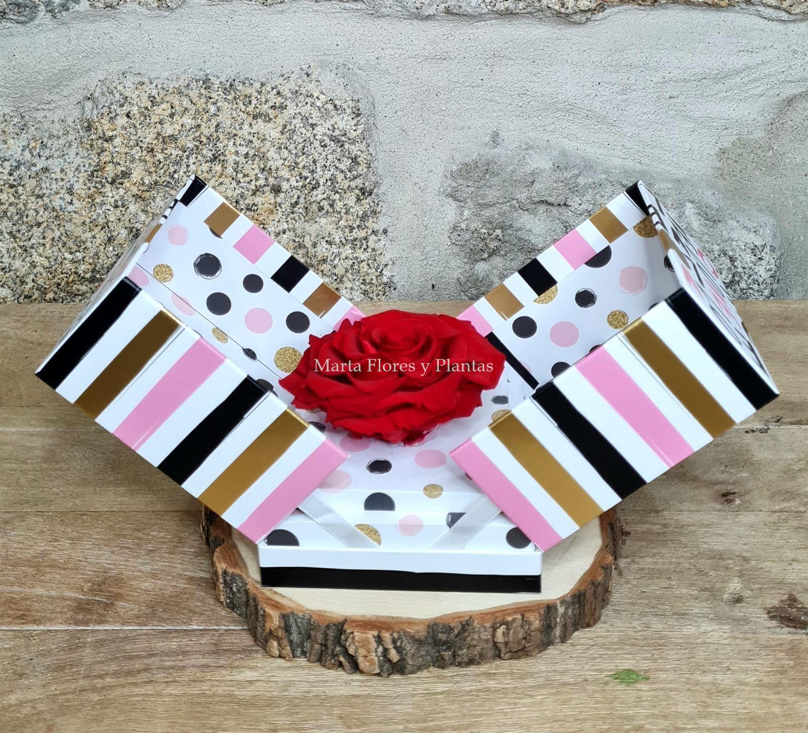 Rosa negra en caja especial San Valentín - Imagen 3